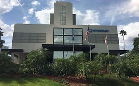 Wyndham Lake Buena Vista